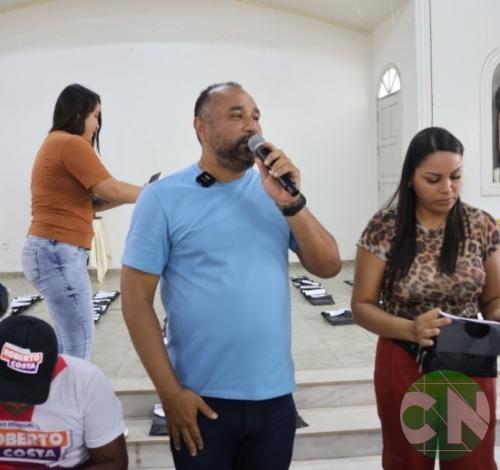 O Deputado Roberto Costa realiza entregas de óculos de grau para a comunidade Bacabalense 