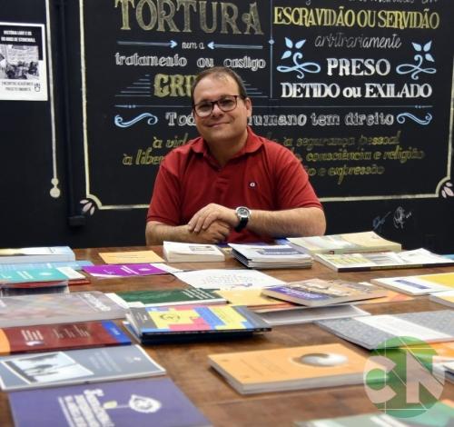 Lançamento do livro do autor Maranhense Marcos Linhares