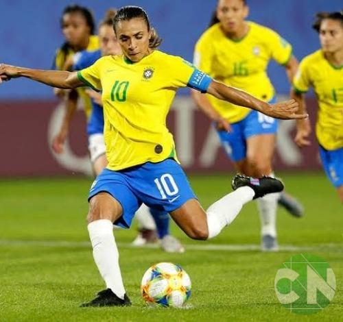 Marta tem última e difícil chance de buscar o ouro olímpico em seleção sem estrelas