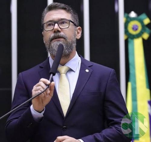 Deputado de MS sugere acabar com feriados no país; veja o que diz a proposta