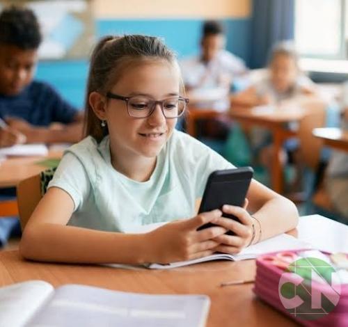 Lula sanciona no dia 13 a lei que proíbe o uso de celular na escola