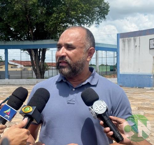 Prefeito Roberto Costa vistoria obras no município