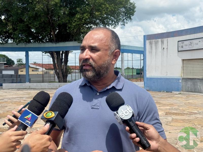 Prefeito Roberto Costa vistoria obras no município