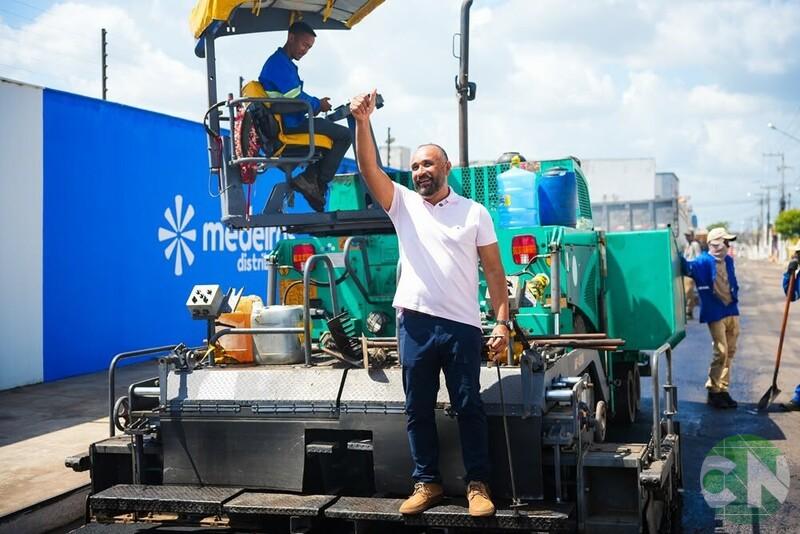 Roberto Costa inicia nova frente de obras com pavimentação e drenagem na Rua Teixeira de Freitas