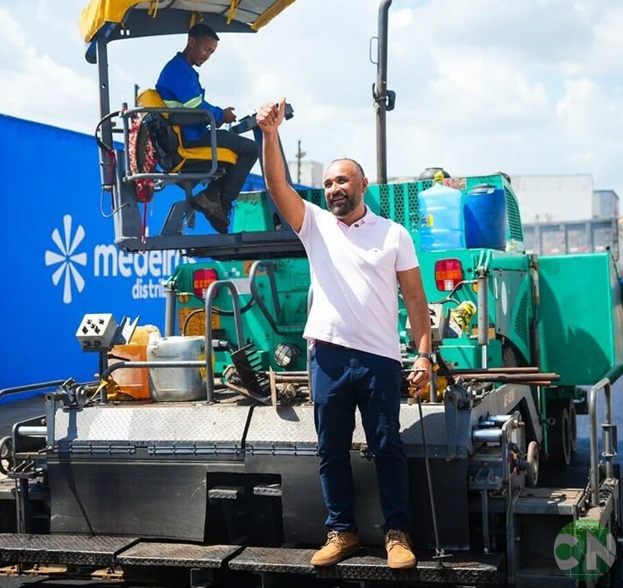 Roberto Costa inicia nova frente de obras com pavimentação e drenagem na Rua Teixeira de Freitas