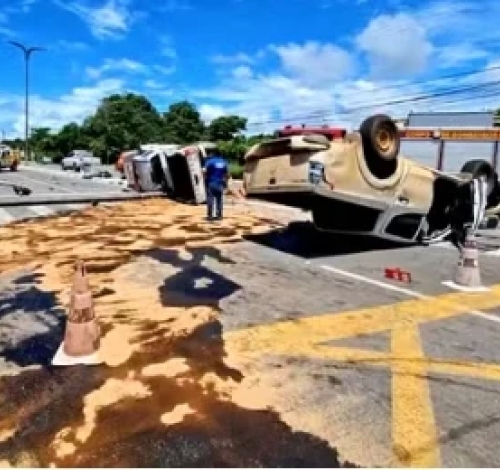 Viatura da PM perde o controle e atinge quatro veículos na Grande Ilha