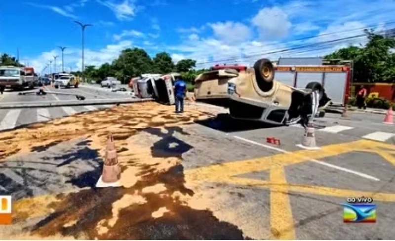 Viatura da PM perde o controle e atinge quatro veículos na Grande Ilha