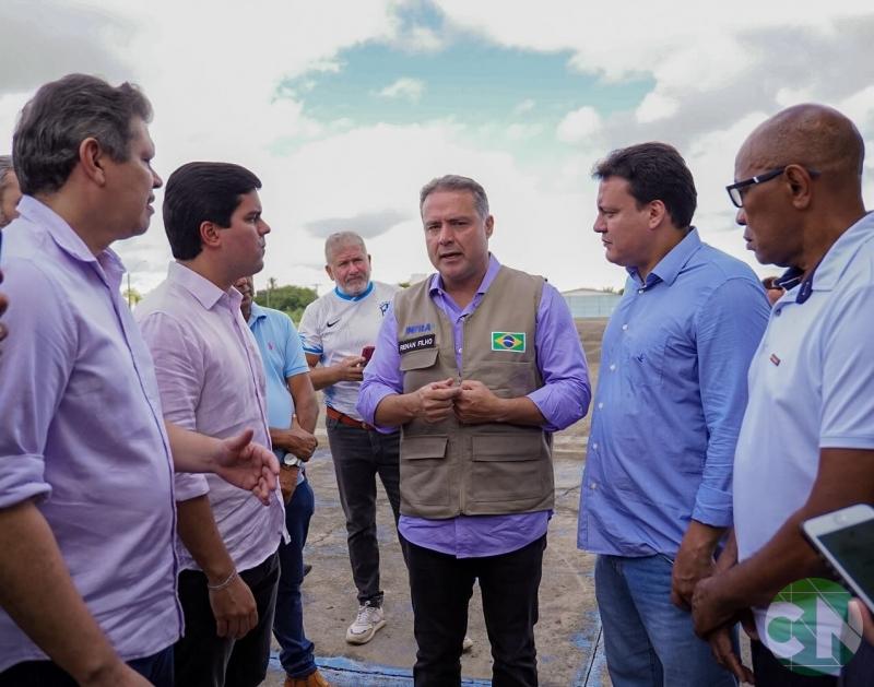 Ministro desembarcou nesta terça-feira em Bacabal para vistoriar BRs 'cortadas' por chuvas.