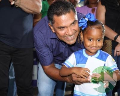 Reinauguração de escola