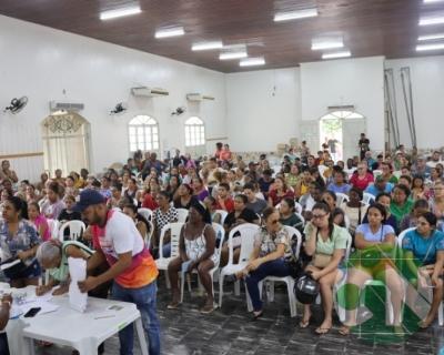 Entregas de óculos de grau pelo Deputado Roberto Costa 