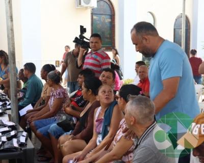 Entregas de óculos de grau pelo Deputado Roberto Costa 