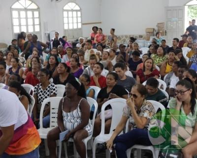 Entregas de óculos de grau pelo Deputado Roberto Costa 