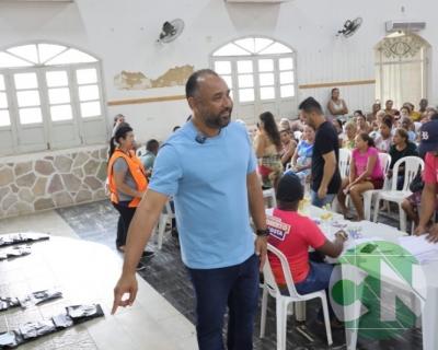 Entregas de óculos de grau pelo Deputado Roberto Costa 