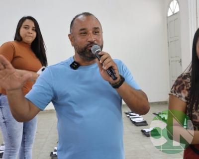 Entregas de óculos de grau pelo Deputado Roberto Costa 