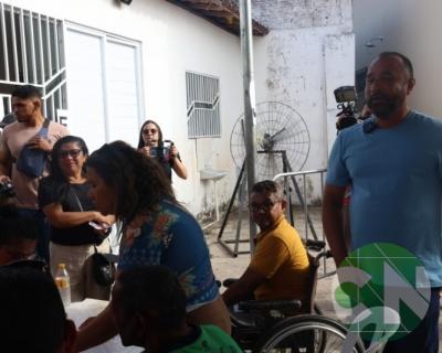 Entregas de óculos de grau pelo Deputado Roberto Costa 