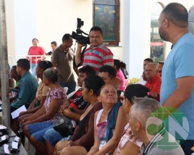 Entregas de óculos de grau pelo Deputado Roberto Costa 