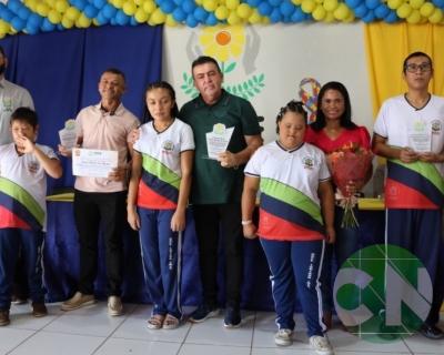 Entrega do novo transporte para a APAE doado pela prefeitura de Bacabal 