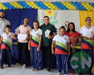 Entrega do novo transporte para a APAE doado pela prefeitura de Bacabal 