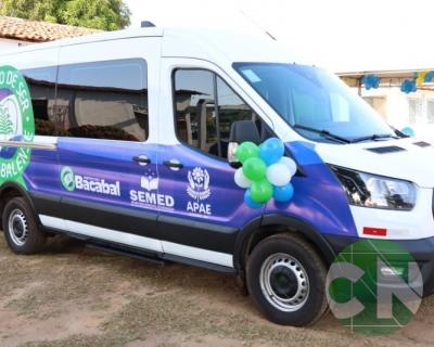 Entrega do novo transporte para a APAE doado pela prefeitura de Bacabal 