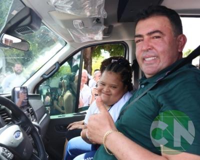 Entrega do novo transporte para a APAE doado pela prefeitura de Bacabal 