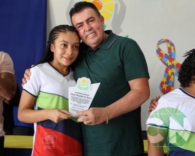 Entrega do novo transporte para a APAE doado pela prefeitura de Bacabal 