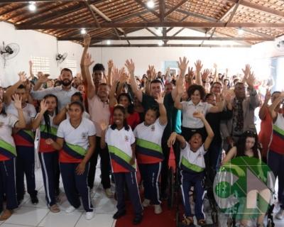 Entrega do novo transporte para a APAE doado pela prefeitura de Bacabal 