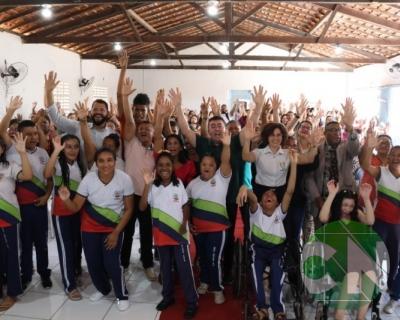 Entrega do novo transporte para a APAE doado pela prefeitura de Bacabal 