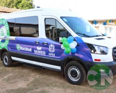 Entrega do novo transporte para a APAE doado pela prefeitura de Bacabal 