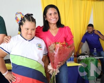 Entrega do novo transporte para a APAE doado pela prefeitura de Bacabal 