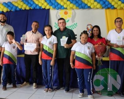 Entrega do novo transporte para a APAE doado pela prefeitura de Bacabal 