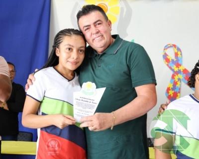 Entrega do novo transporte para a APAE doado pela prefeitura de Bacabal 