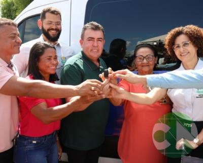 Entrega do novo transporte para a APAE doado pela prefeitura de Bacabal 