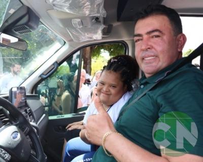 Entrega do novo transporte para a APAE doado pela prefeitura de Bacabal 