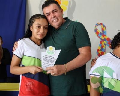 Entrega do novo transporte para a APAE doado pela prefeitura de Bacabal 