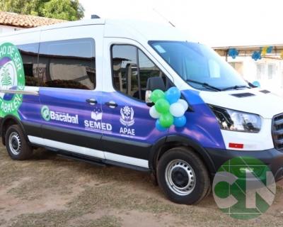 Entrega do novo transporte para a APAE doado pela prefeitura de Bacabal 