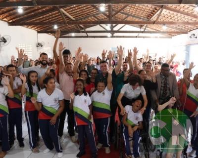 Entrega do novo transporte para a APAE doado pela prefeitura de Bacabal 