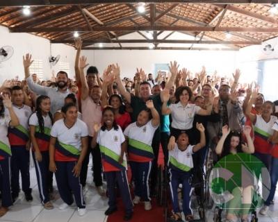 Entrega do novo transporte para a APAE doado pela prefeitura de Bacabal 