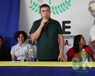 Entrega do novo transporte para a APAE doado pela prefeitura de Bacabal 