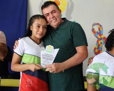 Entrega do novo transporte para a APAE doado pela prefeitura de Bacabal 