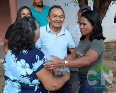 Entrega de novos veículos no povoado Bela Vista