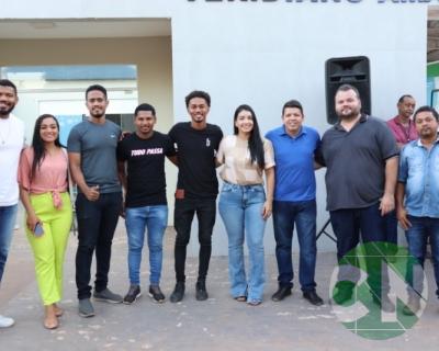 Entrega de novos veículos no povoado Bela Vista