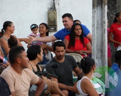 Entrega de novos veículos no povoado Bela Vista