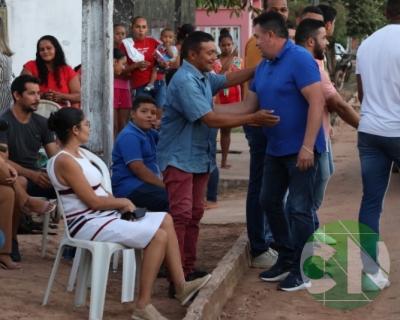 Entrega de novos veículos no povoado Bela Vista