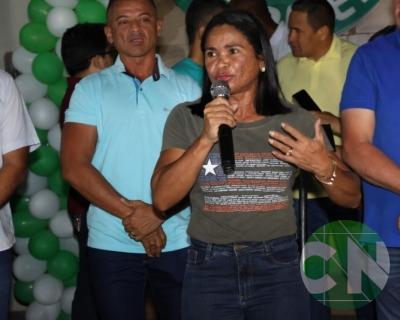 Entrega de novos veículos no povoado Bela Vista