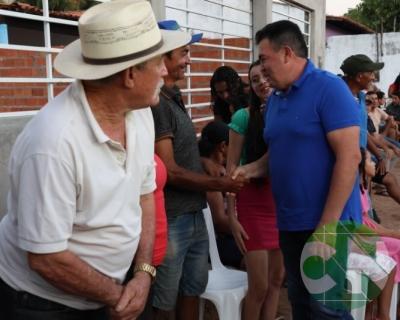 Entrega de novos veículos no povoado Bela Vista