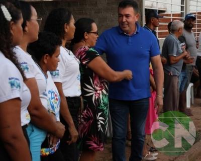 Entrega de novos veículos no povoado Bela Vista