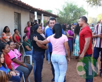 Entrega de novos veículos no povoado Seco das Mulatas