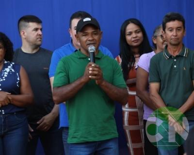 Entrega de novos veículos no povoado Seco das Mulatas