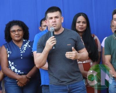 Entrega de novos veículos no povoado Seco das Mulatas
