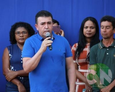 Entrega de novos veículos no povoado Seco das Mulatas